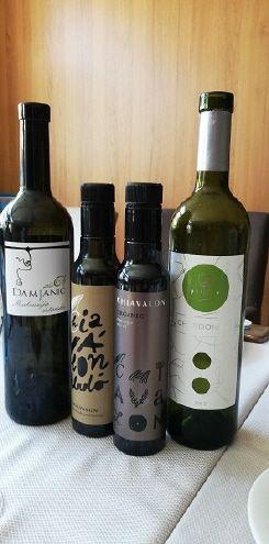 Regionale Weine und Olivenö