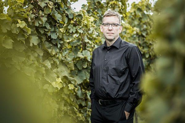 Martin Tesch im Weinberg