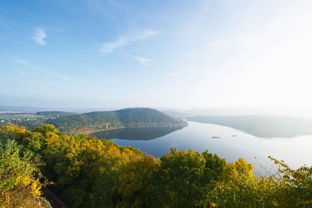 Blick über die Wälder zum Edersee